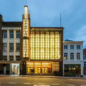  Hostel Backstay
